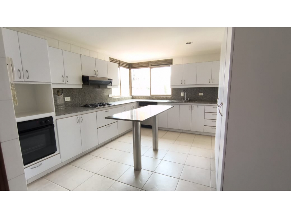 ARRIENDO APARTAMENTO POBLADOS - LA SUPERIOR — foto 5
