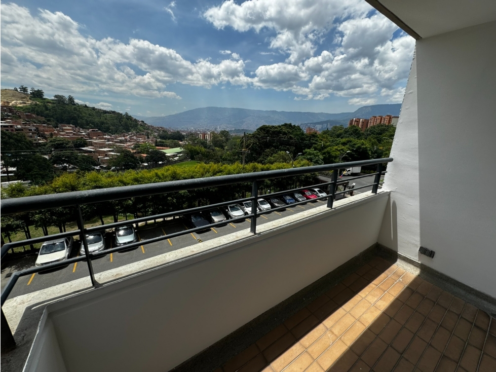 APARTAMENTO EN VENTA EN LOMA DE LOS BERNAL — foto 4
