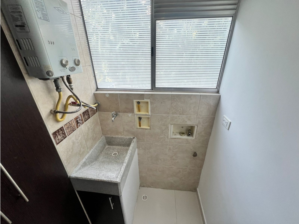 APARTAMENTO EN VENTA EN LOMA DE LOS BERNAL — foto 2
