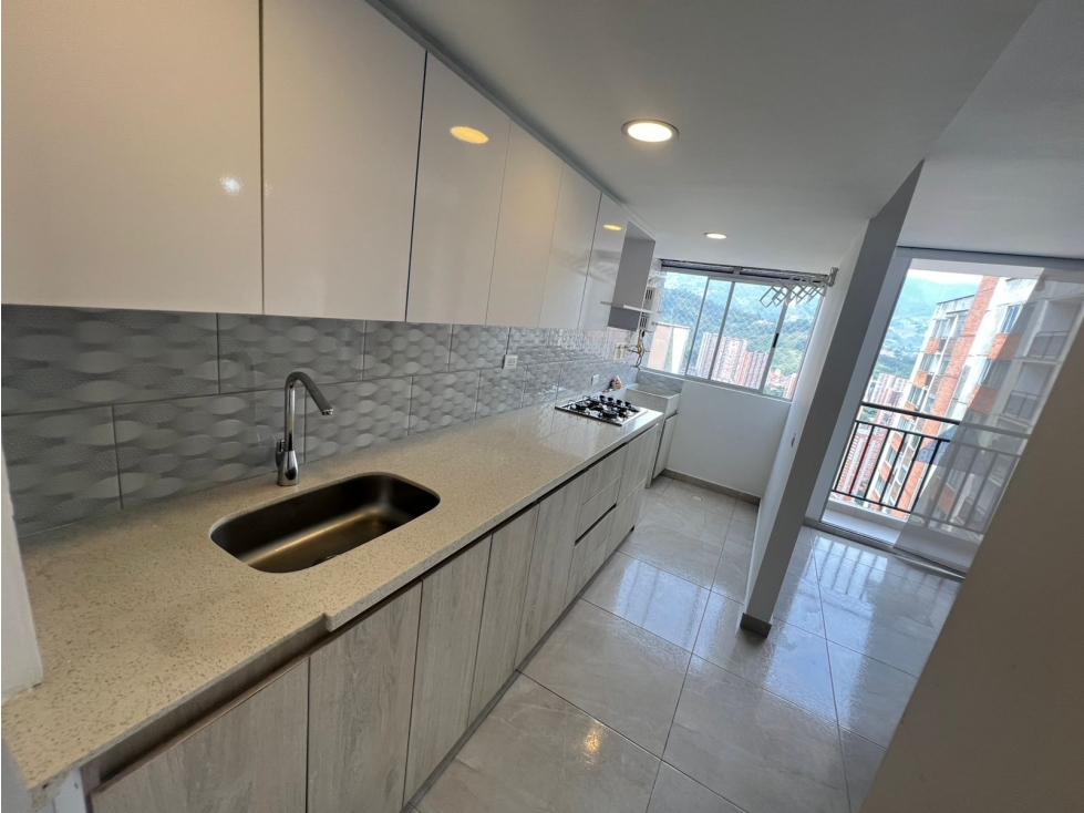 APARTAMENTO EN ARRIENDO EN LA DOCTORA-SABANETA — foto 3