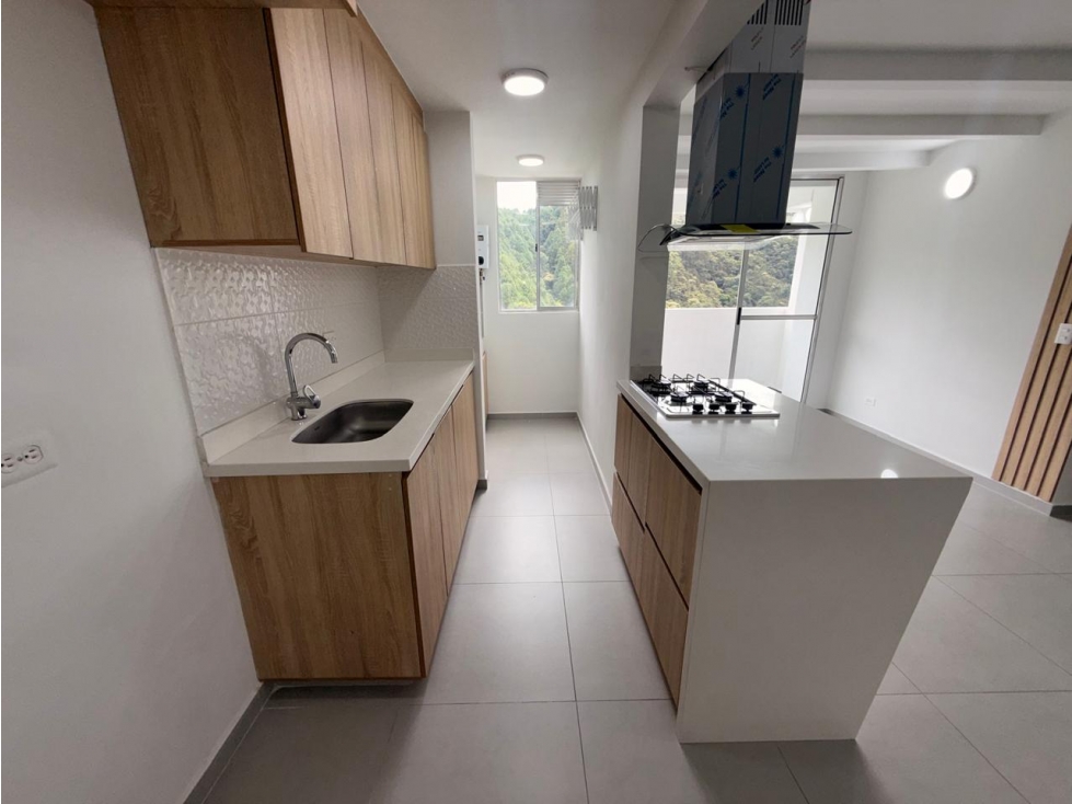 arriendo apartamento en el sector san José parte alta.