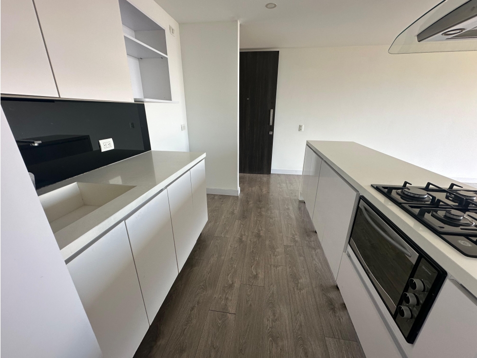 RENTO APARTAMENTO EN SABANETA PARTE ALTA CON EXCELENTE VISTA — foto 3