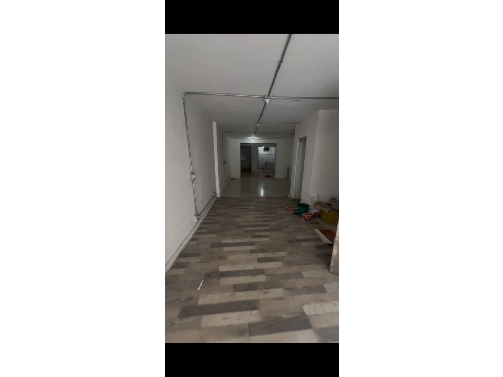 Local en arriendo en la av san juan - 3
