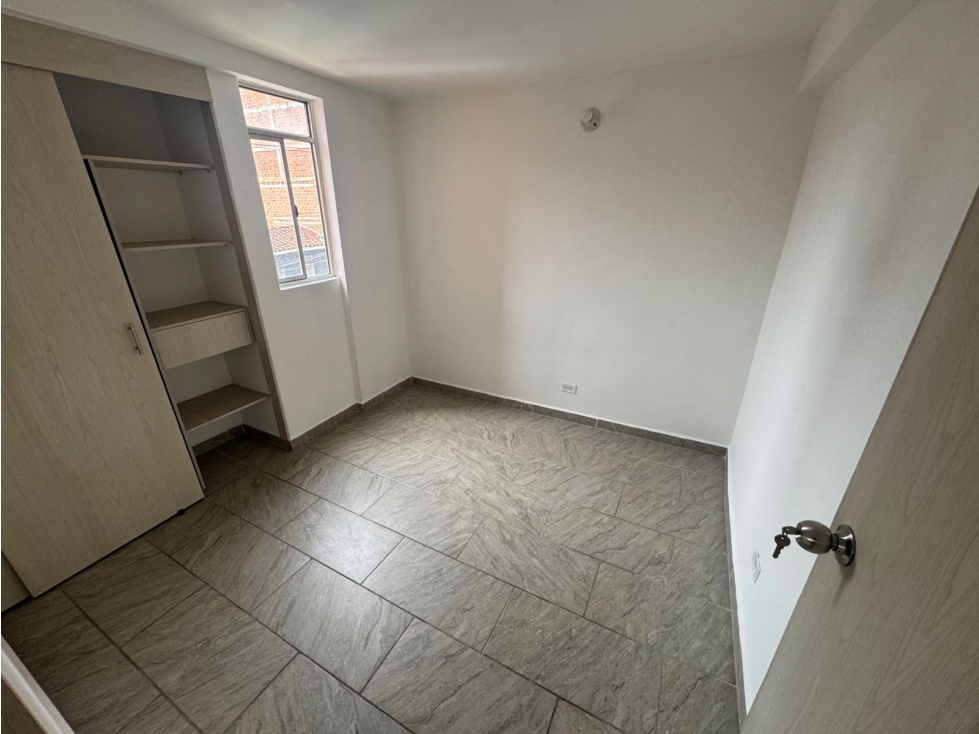 Apartamento en arriendo en Barrio cristobal — foto 3