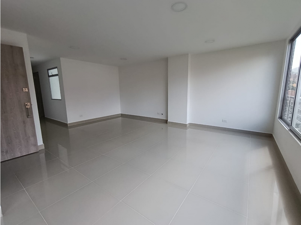 Apartamento en arriendo en la castellana — foto 4