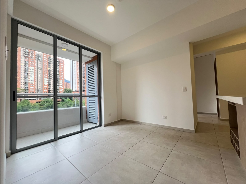 ARRIENDO APARTAMENTO ACABADOS MODERNOS SECTOR TRES ESQUINAS. — foto 6