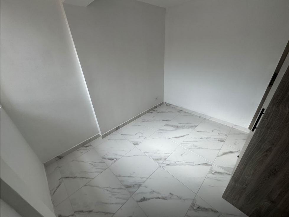 Apartamento en arriendo en barrio cristobal — foto 6