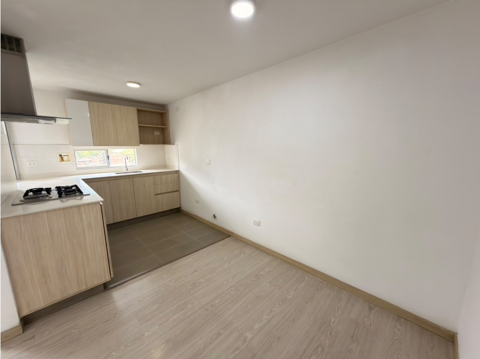 Arriendo apartamento Loma de los Bernal — foto 2