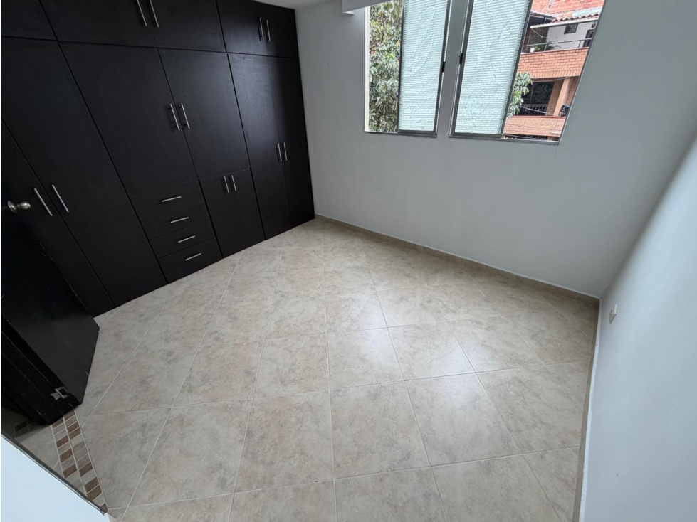 APARTAMENTO EN ARRIENDO - ROBLEDO - 4