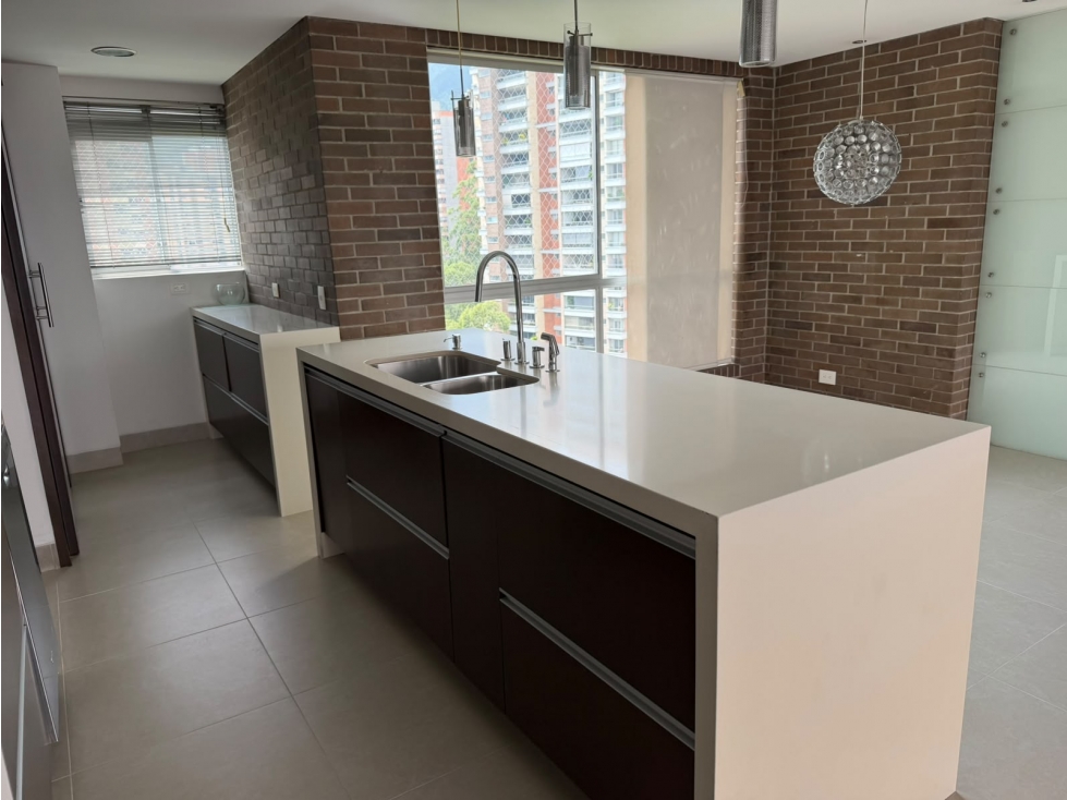 ARRIENDO APARTAMENTO POBLADO -LOS BALSOS — foto 2