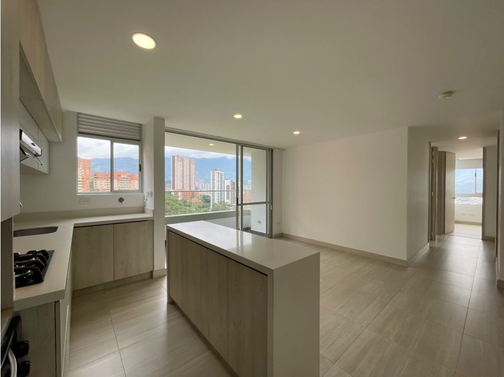 APARTAMENTO EN ARRIENDO EL CARMELO SABANETA PARTE ALTA — foto 2
