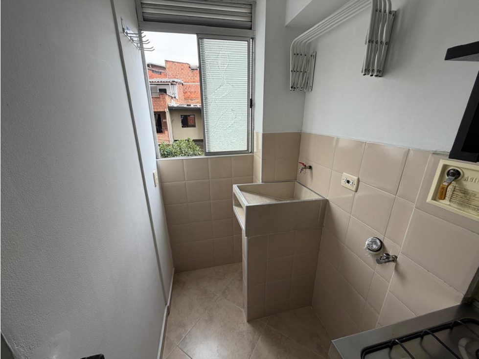 APARTAMENTO EN ARRIENDO - ROBLEDO - 3