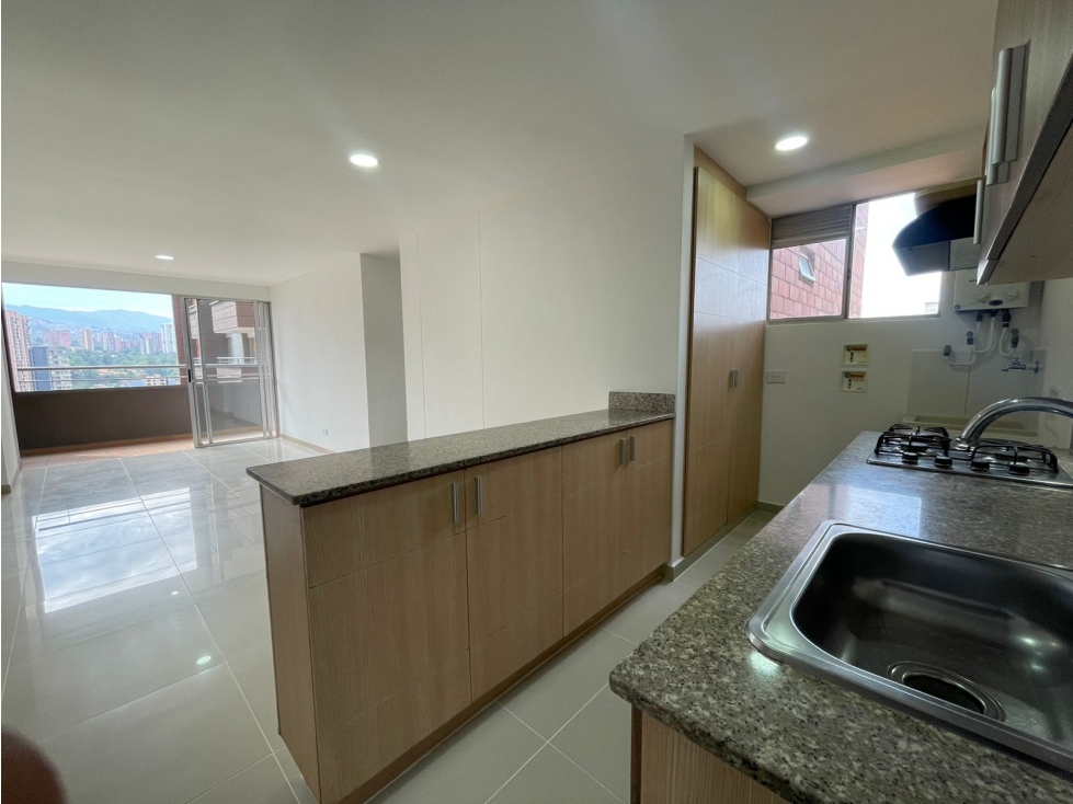 APARTAMENTO EN ARRIENDO CALLE LARGA SABANETA — foto 2