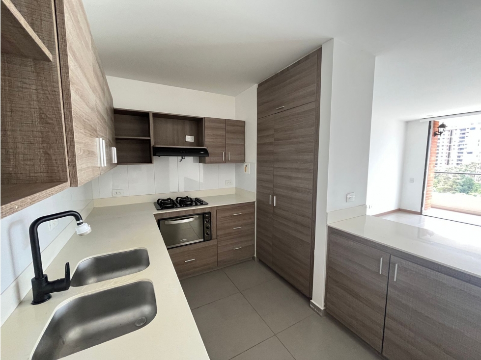 Apartamento en renta ENVIGADO LOMA DEL ESCOBERO — foto 2
