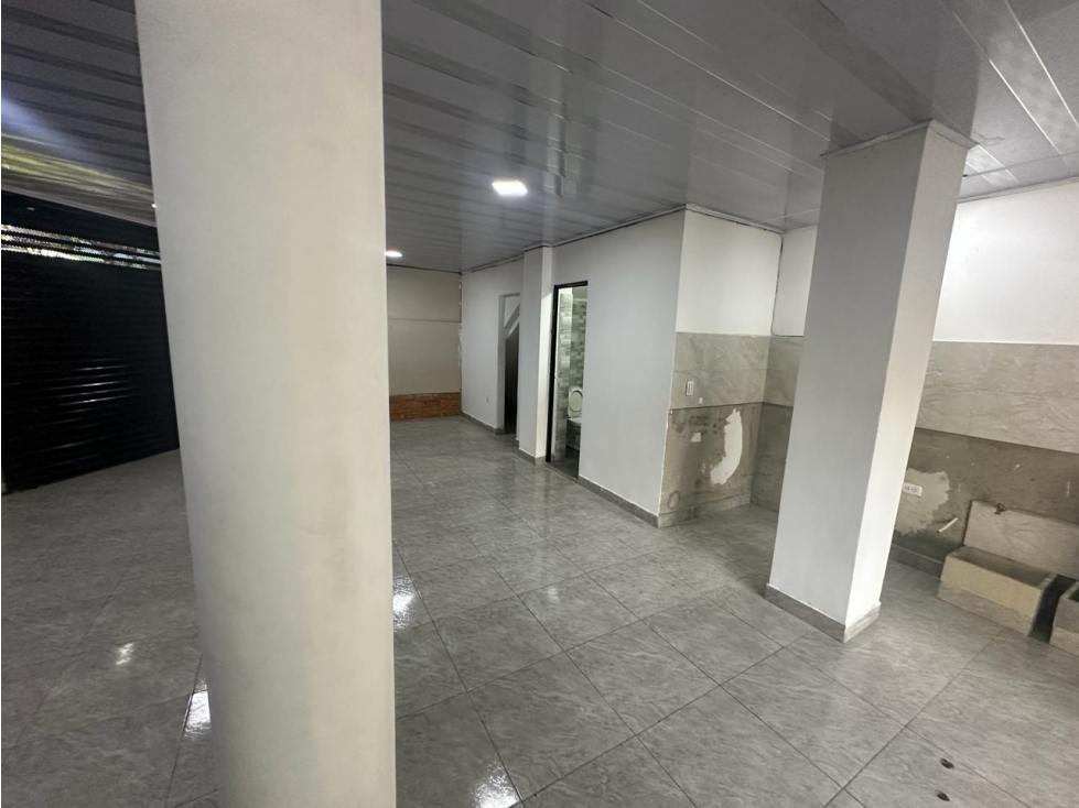RENTO LOCAL COMERCIAL PRIMER PISO MEDELLIN AV ORIENTAL — foto 4