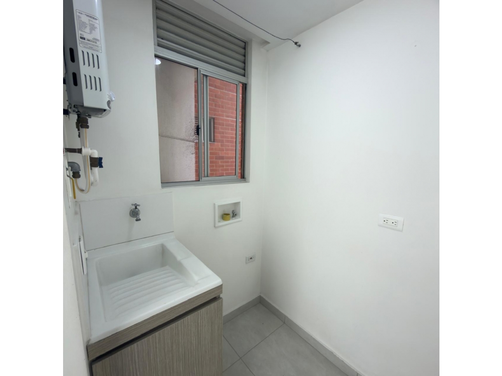 RENTO APARTAMENTO EN SABANETA UNIDAD PRIMEIRO — foto 4