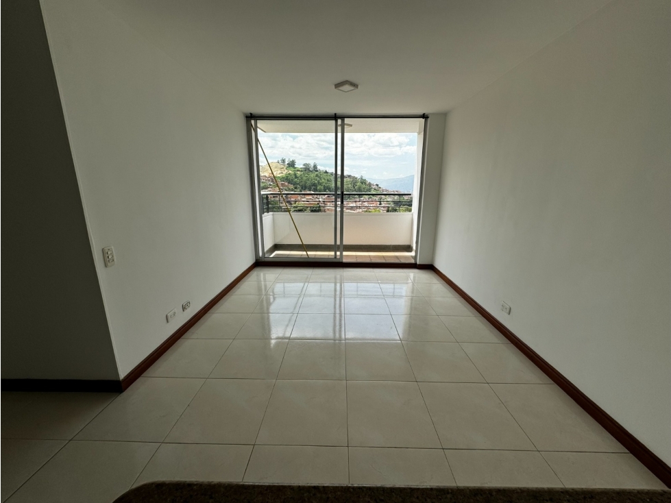 APARTAMENTO EN VENTA EN LOMA DE LOS BERNAL — foto 3