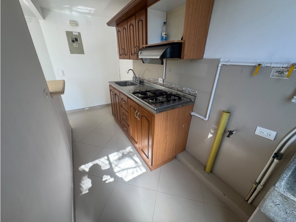 Apartamento en arriendo en calasanz parte baja — foto 2