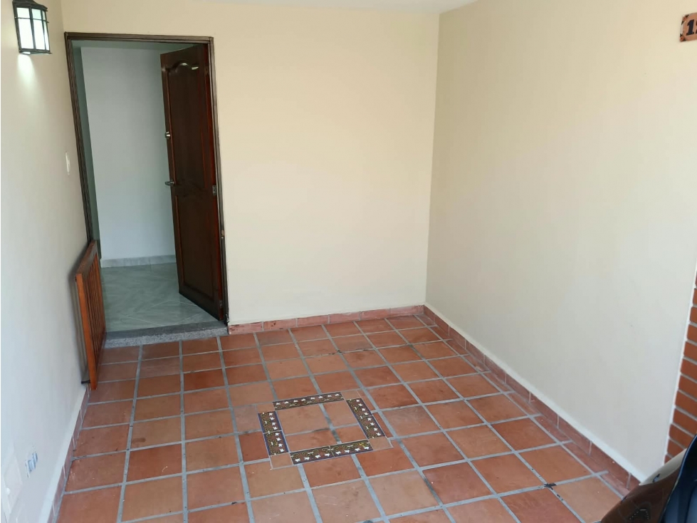 CASA EN ARRIENDO ROBLEDO — foto 2