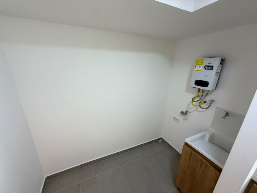 ARRIENDO APARTAMENTO EN NIQUIA BELLO — foto 3