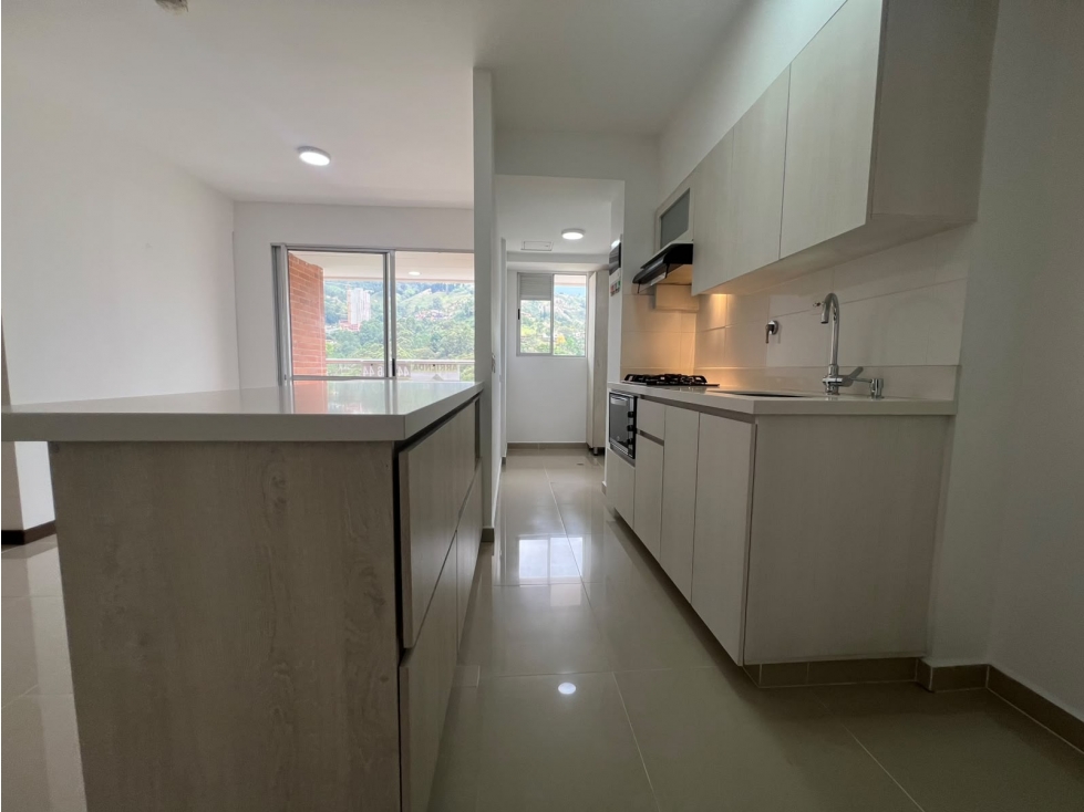 ARRIENDO APARTAMENTO SECTOR ASDESILLAS PERFECTOS ACABADOS.