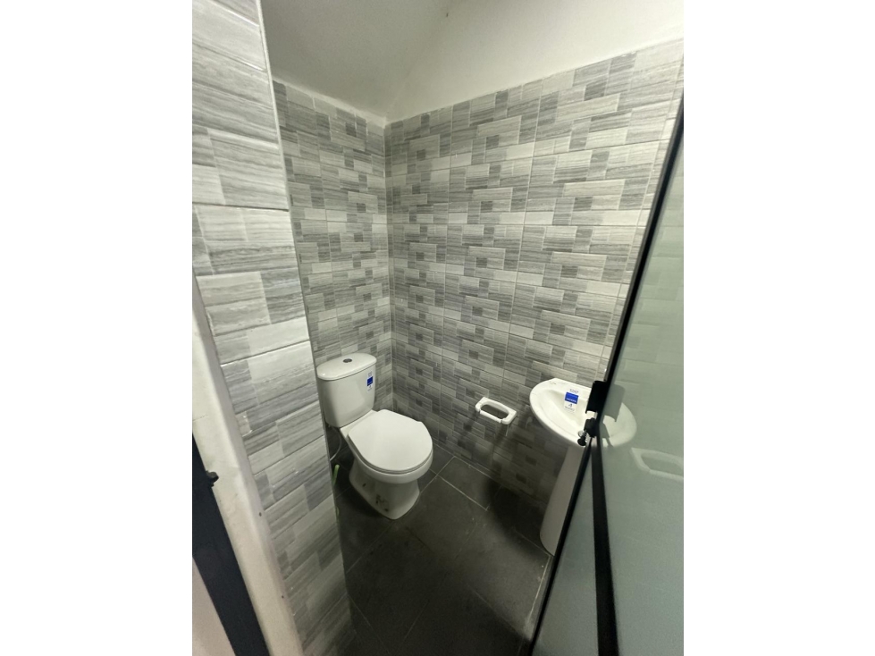 RENTO LOCAL COMERCIAL PRIMER PISO MEDELLIN AV ORIENTAL — foto 5