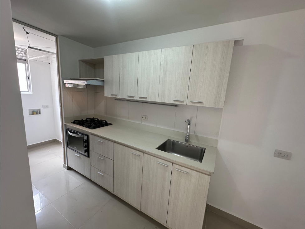 RENTO APARTAMENTO EN SABANETA PARTE PLANA