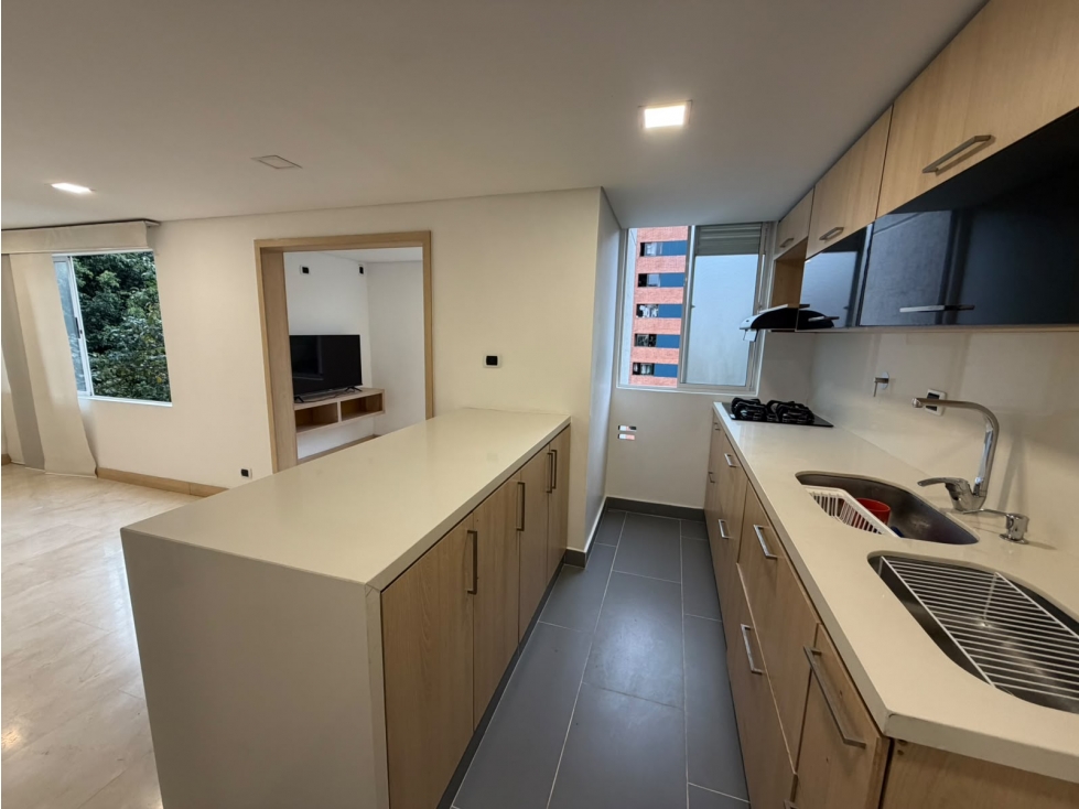 APARTAMENTO EN ARRIENDO EN ALMERIA LAURELES — foto 4