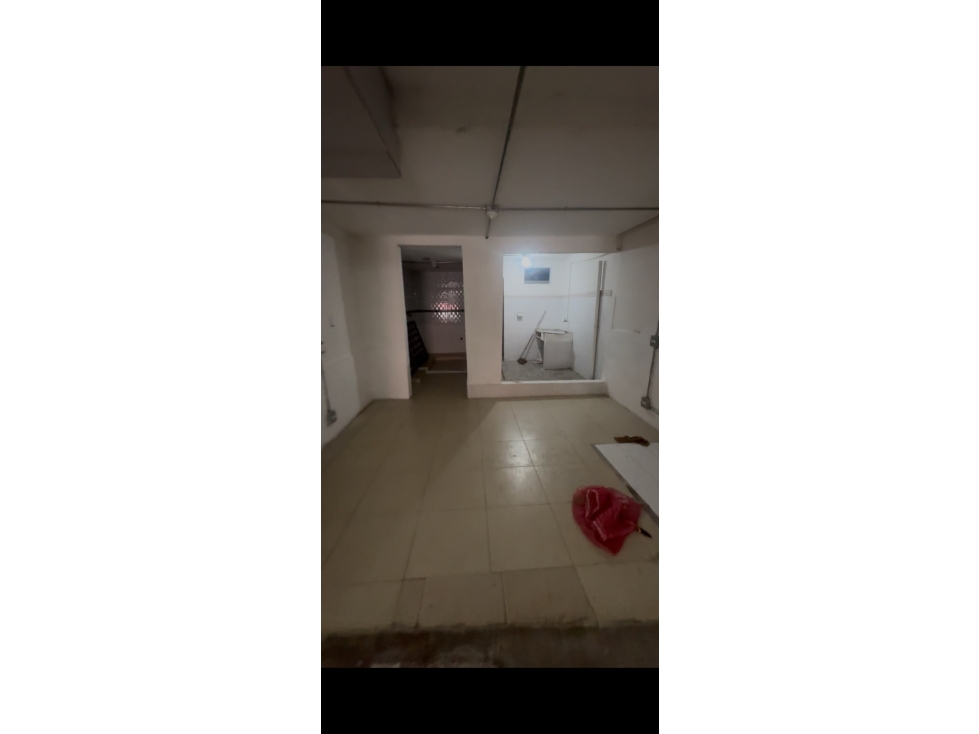 Local en arriendo en la av san juan - 5