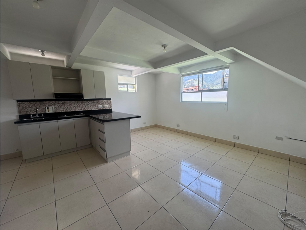 Apartamento en arriendo en La America — foto 3