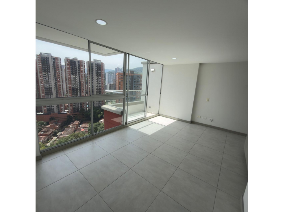 RENTO APARTAMENTO EN SABANETA UNIDAD PRIMEIRO — foto 6