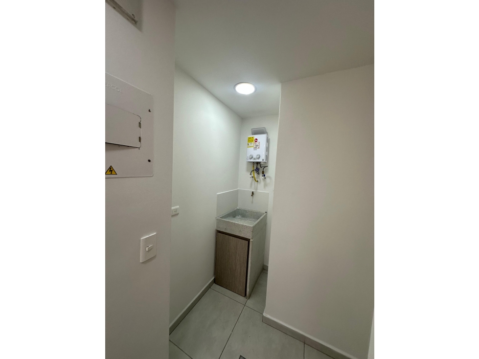 RENTO APARTAMENTO EN SABANETA UNIDAD PRIMEIRO — foto 6