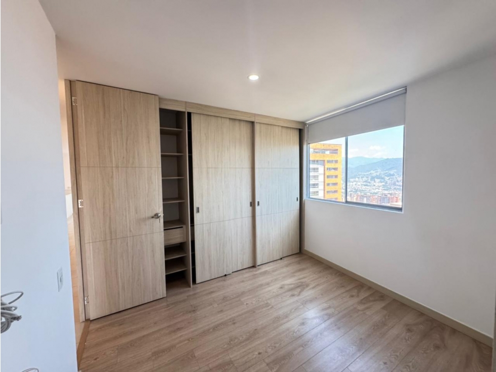 ARRIENDO APARTAMENTO POR EL TESORO — foto 6