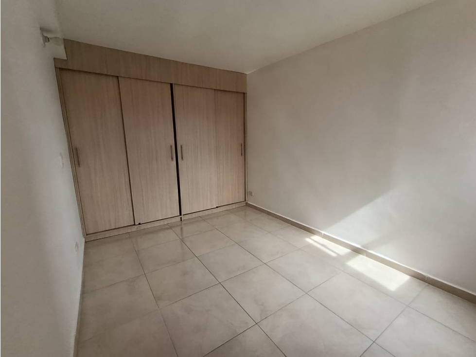 Apartamento en arriendo en barrio cristobal — foto 6