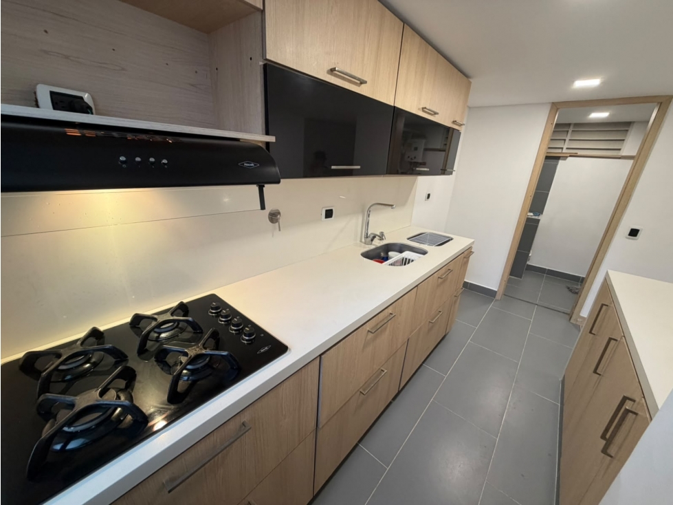 APARTAMENTO EN ARRIENDO EN ALMERIA LAURELES — foto 2