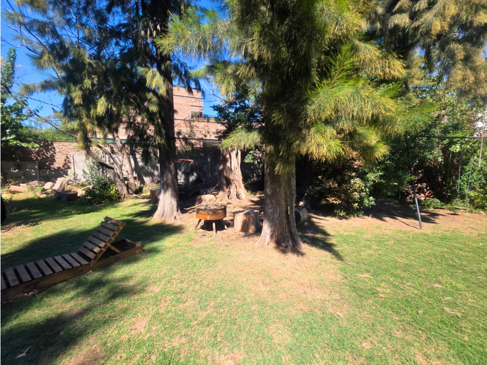 CASA | 6 AMBIENTES | PISCINA CLIMATIZADA | MODERNA | COCHERA 4 AUTOS — foto 3