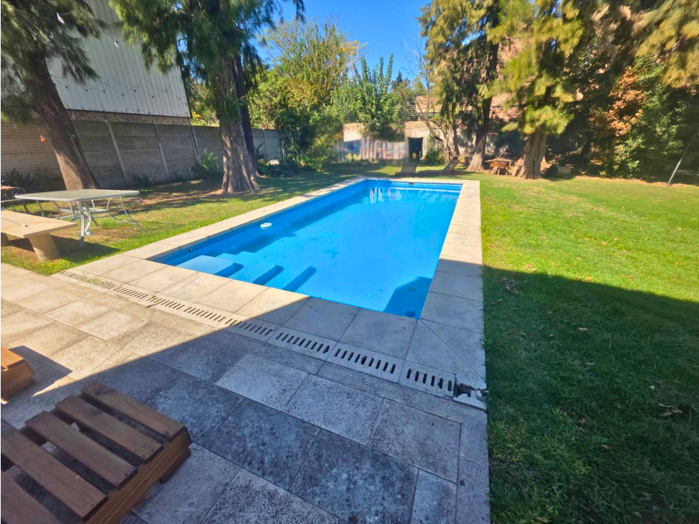 CASA | 6 AMBIENTES | PISCINA CLIMATIZADA | MODERNA | COCHERA 4 AUTOS — foto 2