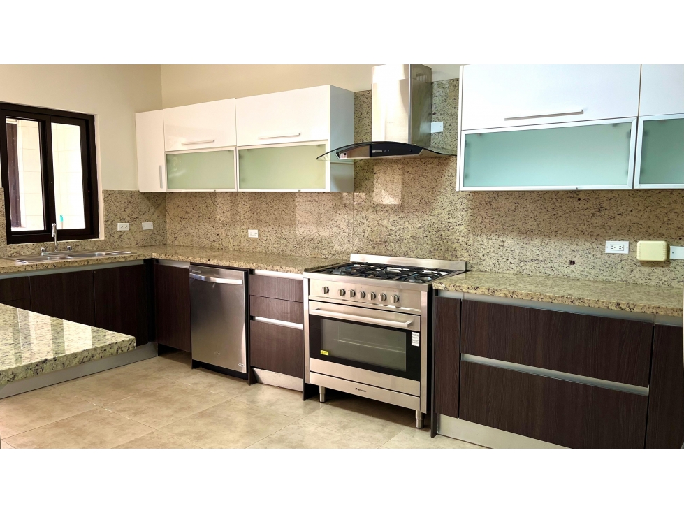 Embassy Club Venta de Casa Modeli Townhome, Clayton — foto 3