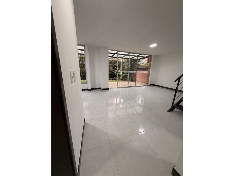 Venta de Casa en La Estrella - Casa Jardín — foto 2
