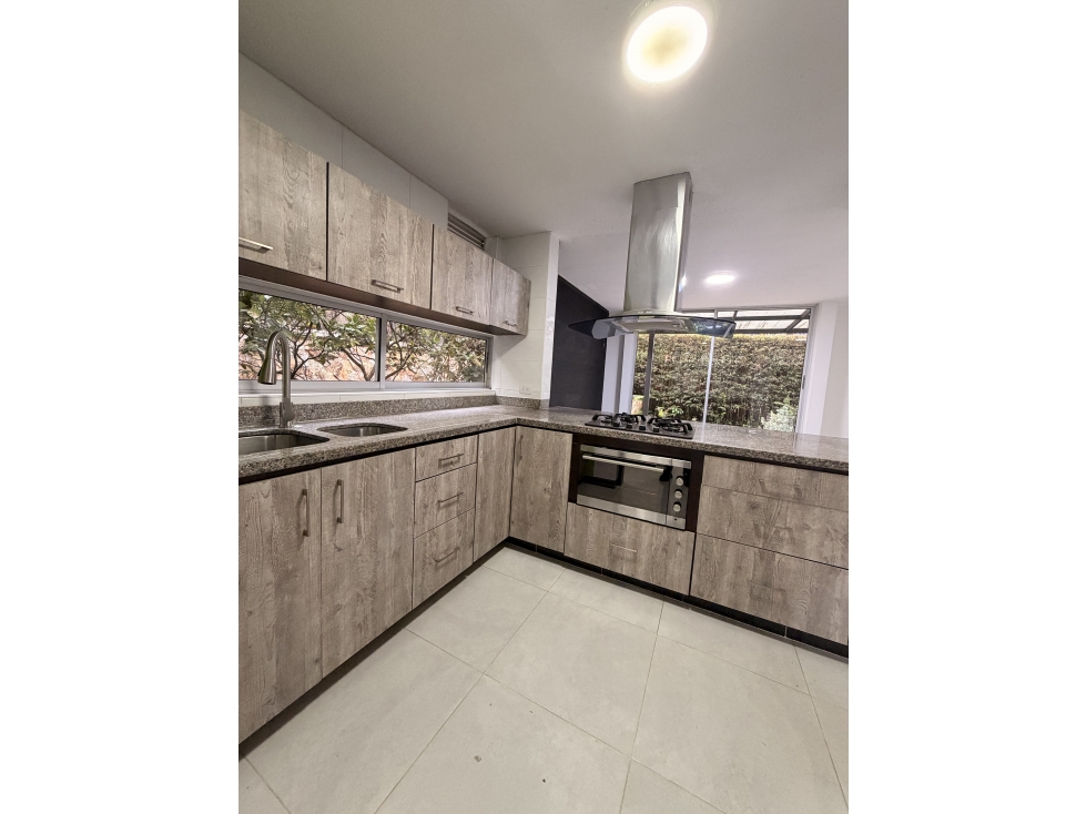 Venta de Casa en La Estrella - Casa Jardín — foto 4