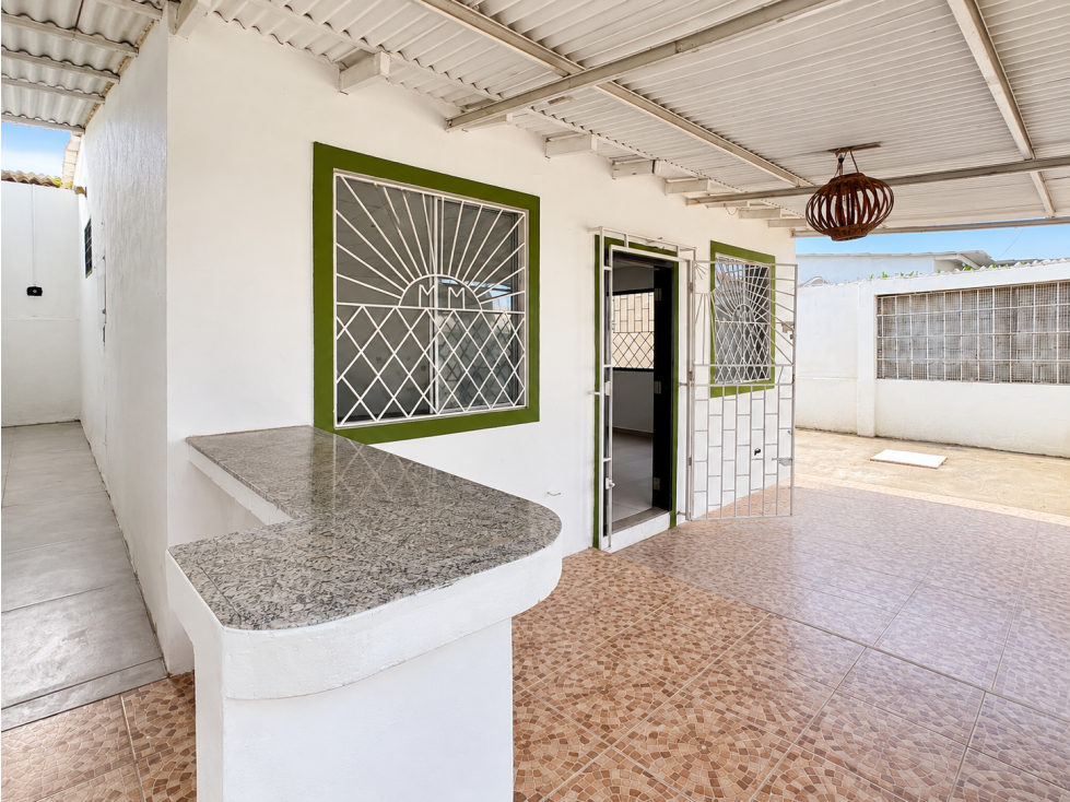 CASA EN VENTA EN LA ENTRADA DE PLAYAS VILLAMIL — foto 2