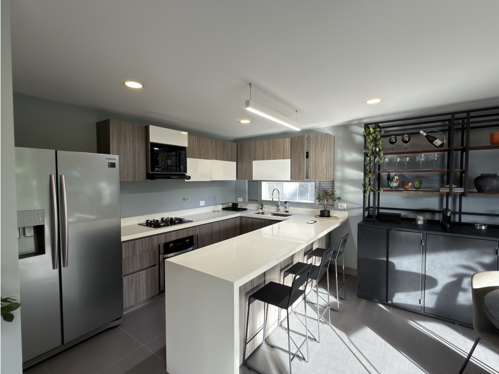APARTAMENTO AMOBLADO EN ARRIENDO CASTROPOL - POBLADO — foto 3