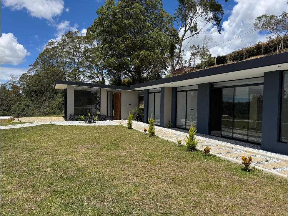 Casa campestre en la entrada a San Vicente