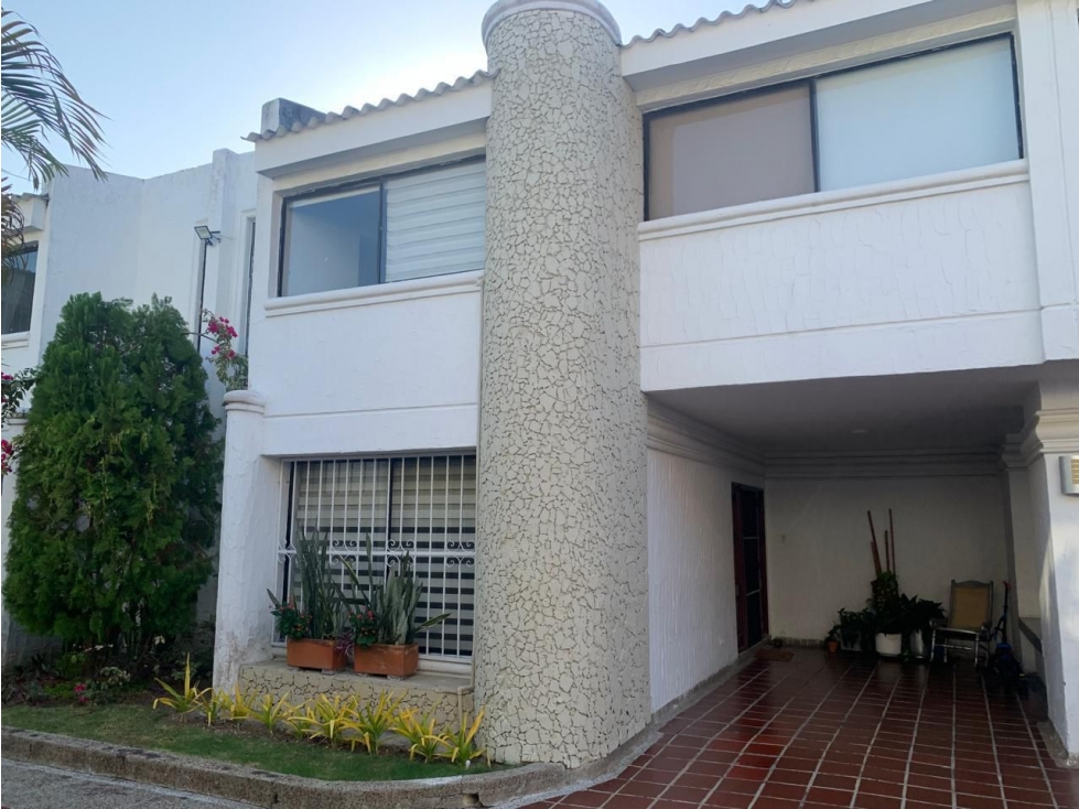 2629 HERMOSA CASA EN VENTA | ALTOS DEL LIMON - 1