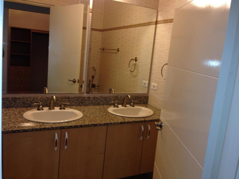 ALQUILER DE APARTAMENTO EN PH SEVILLA — foto 3