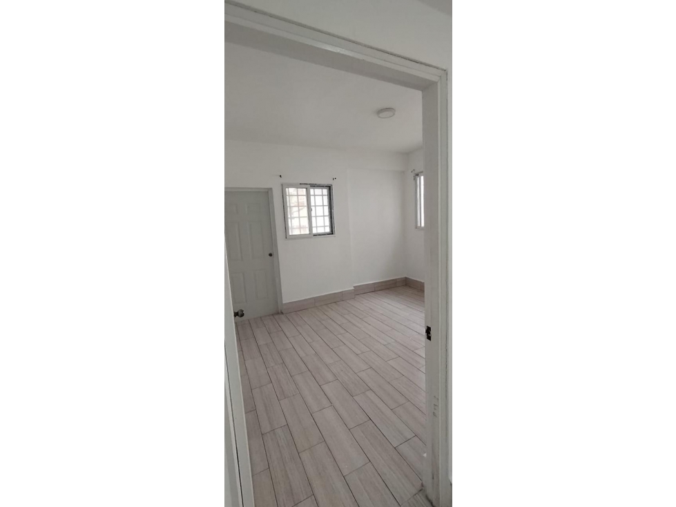 ALQUILER DE APARTAMENTO EN SANTA ANA — foto 2
