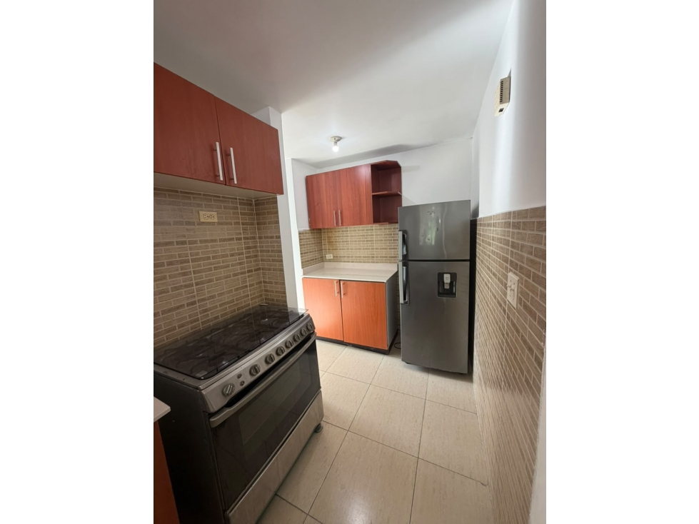 ALQUILER DE APARTAMENTO A PASOS DEL PARQUE OMAR — foto 2