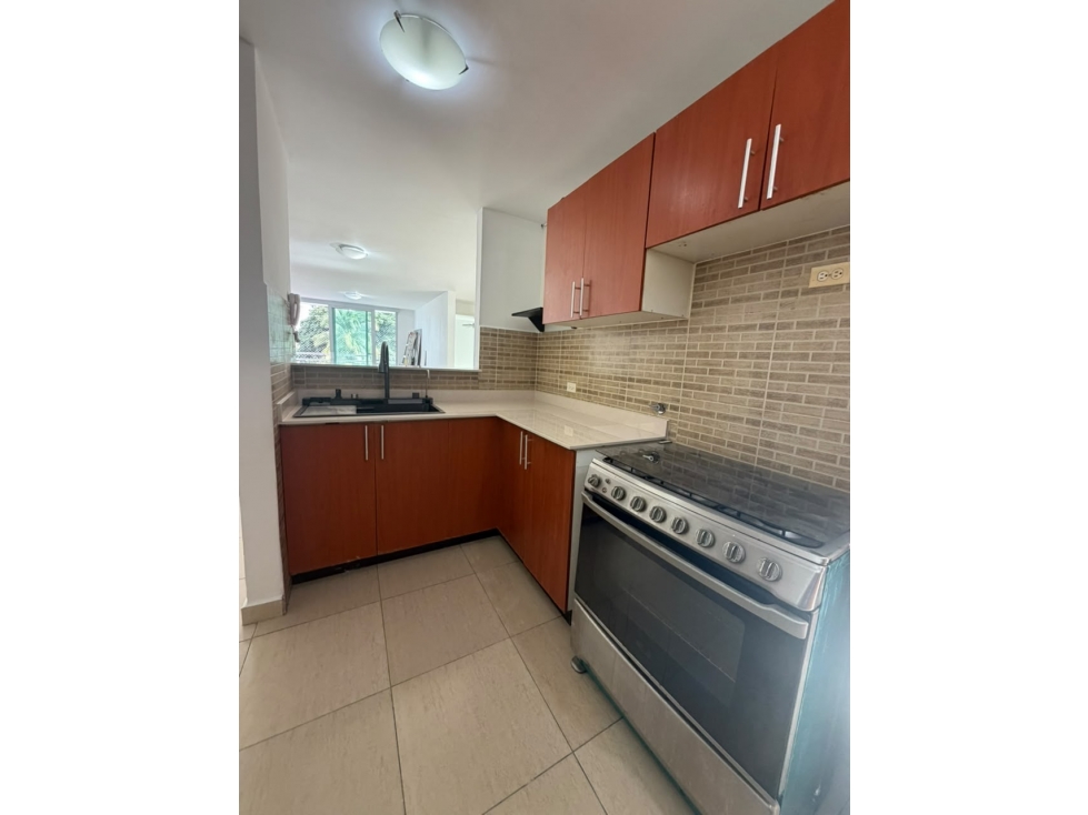 ALQUILER DE APARTAMENTO A PASOS DEL PARQUE OMAR — foto 3