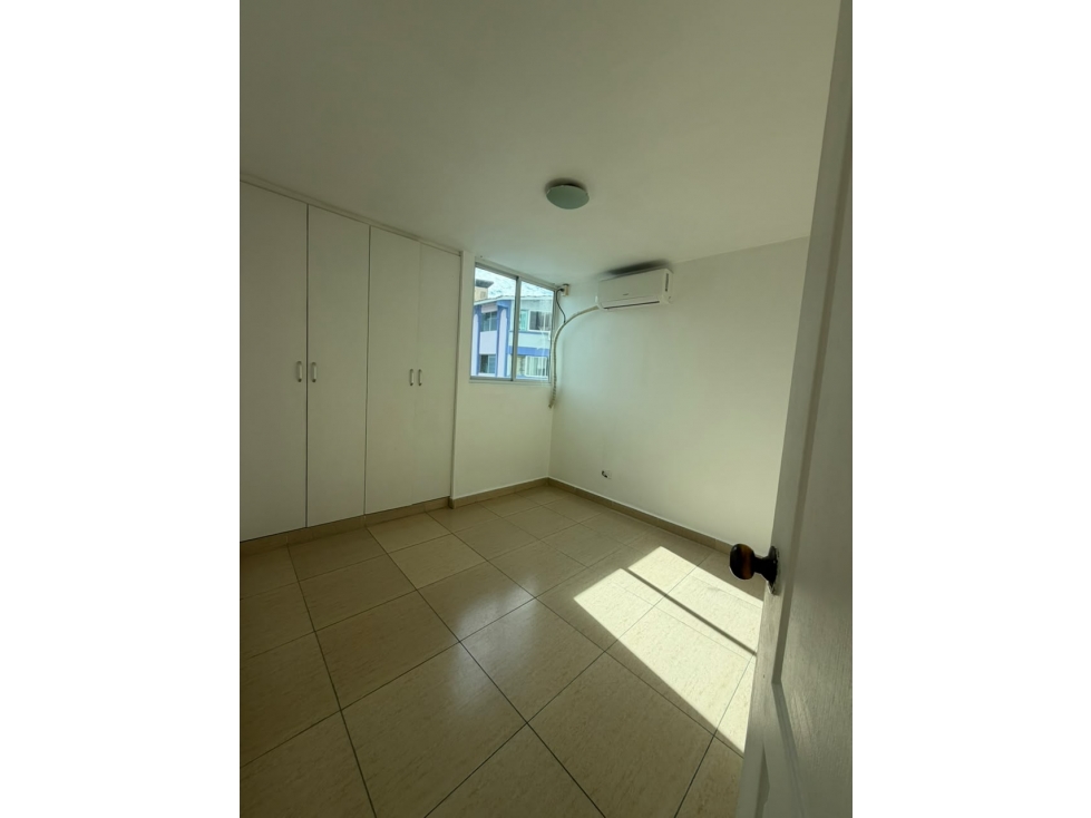 ALQUILER DE APARTAMENTO A PASOS DEL PARQUE OMAR — foto 6