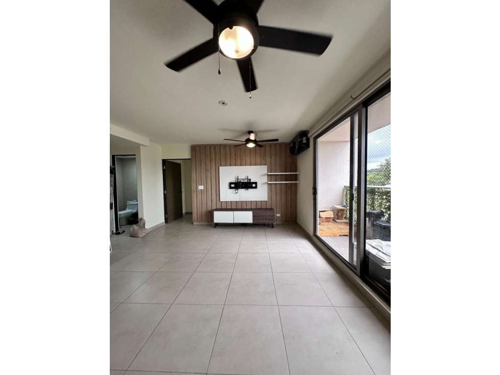 ALQUILER DE APARTAMENTO EN PH MADEIRA